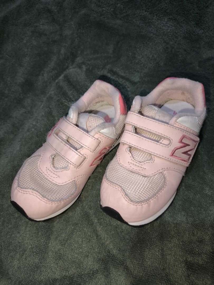 New Balance 574 (Category: Babies & Kids Fashion) located in Quezon City. Submitted by swiftdog211 (Listing ID 1338614352, Image 1). Description: no box.
