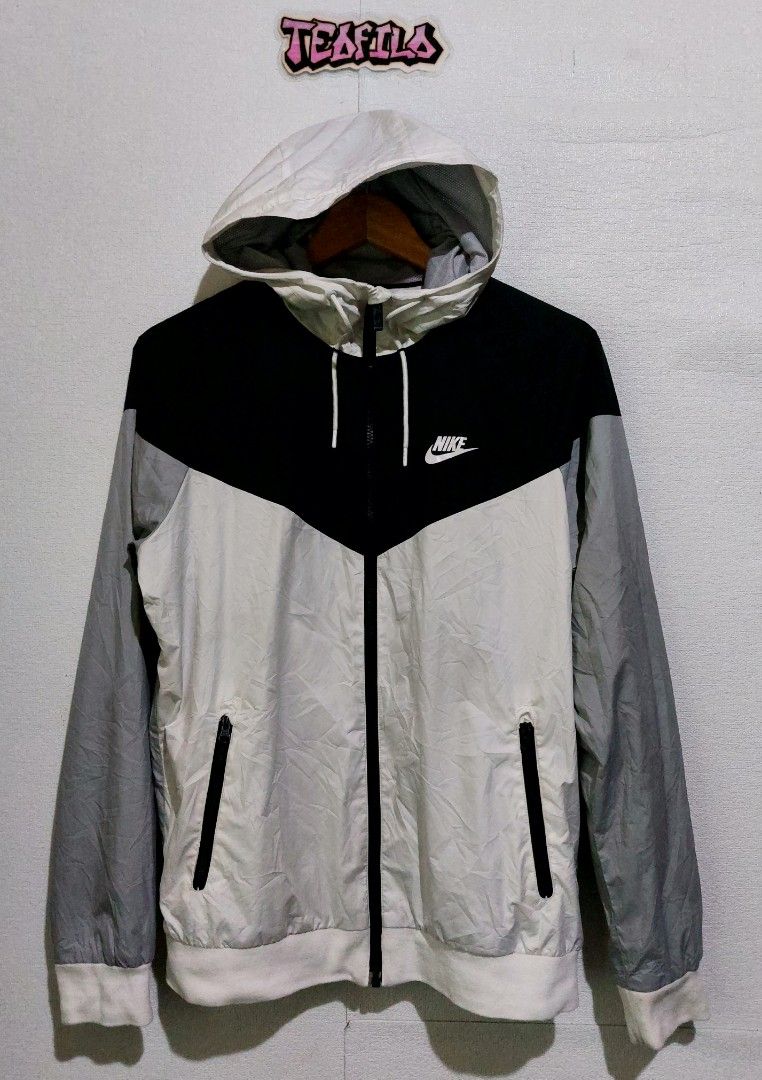 Nike 3 tone (Category: Coats, Jackets and Outerwear) located in Tagum. Submitted by roxasteofilo (Listing ID 1338630229, Image 1). Description: nike 3tone excellent condition size medium tag price 1300 free shipping po.