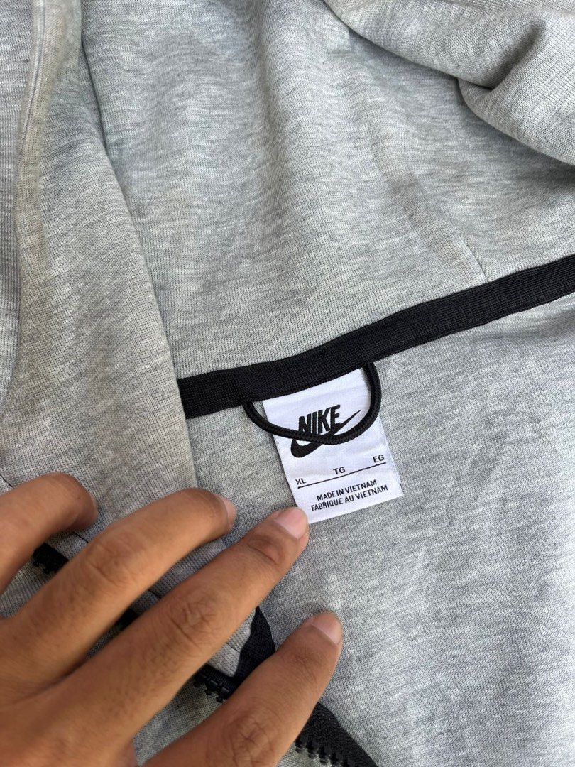 NIKE TECH FLEECE, Fesyen Pria, Pakaian Baju Luaran di Carousell