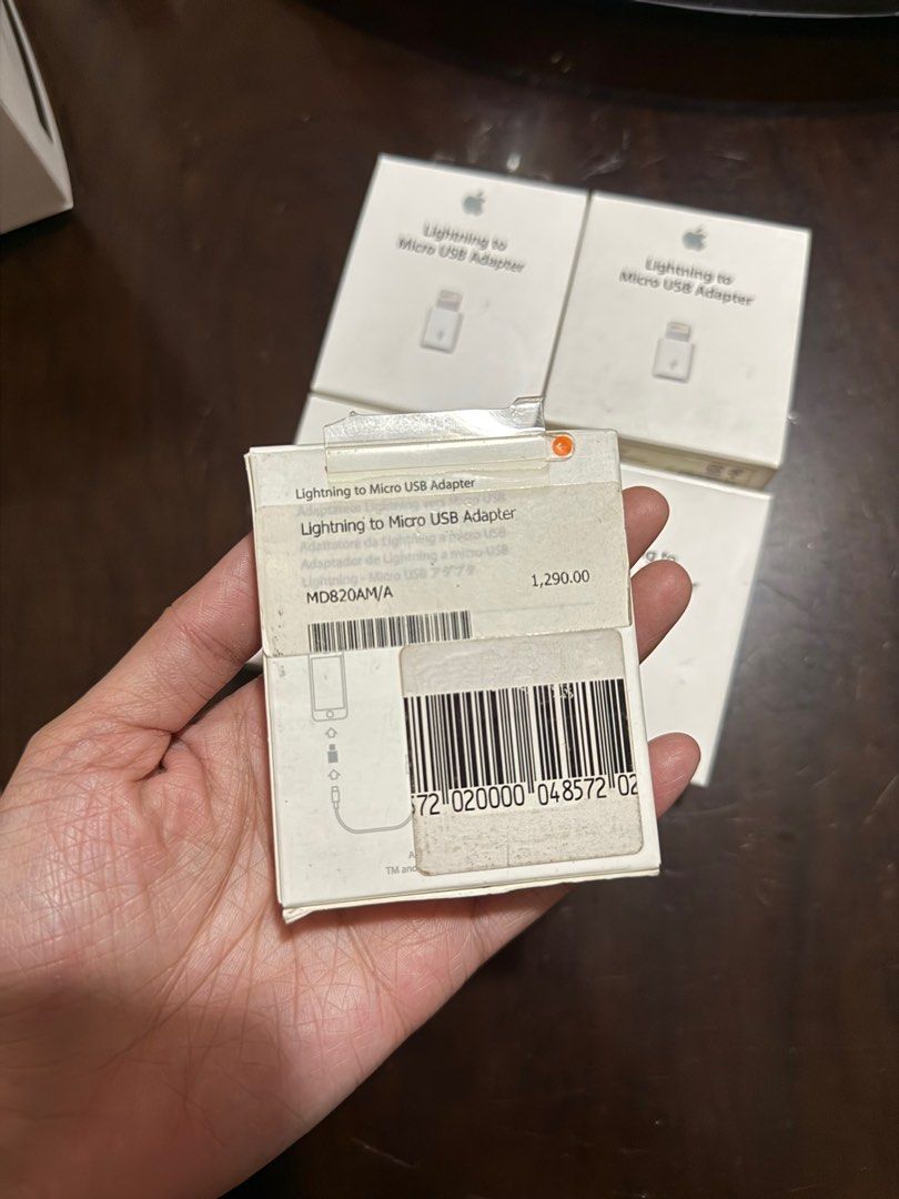 Original Apple Lightning to Micro Usb Adaptor (Category: Cables & Adaptors) located in Manila. Submitted by razelysonn (Listing ID 1338519388, Image 2). Description: 550 each Fixed price 5pcs only .
