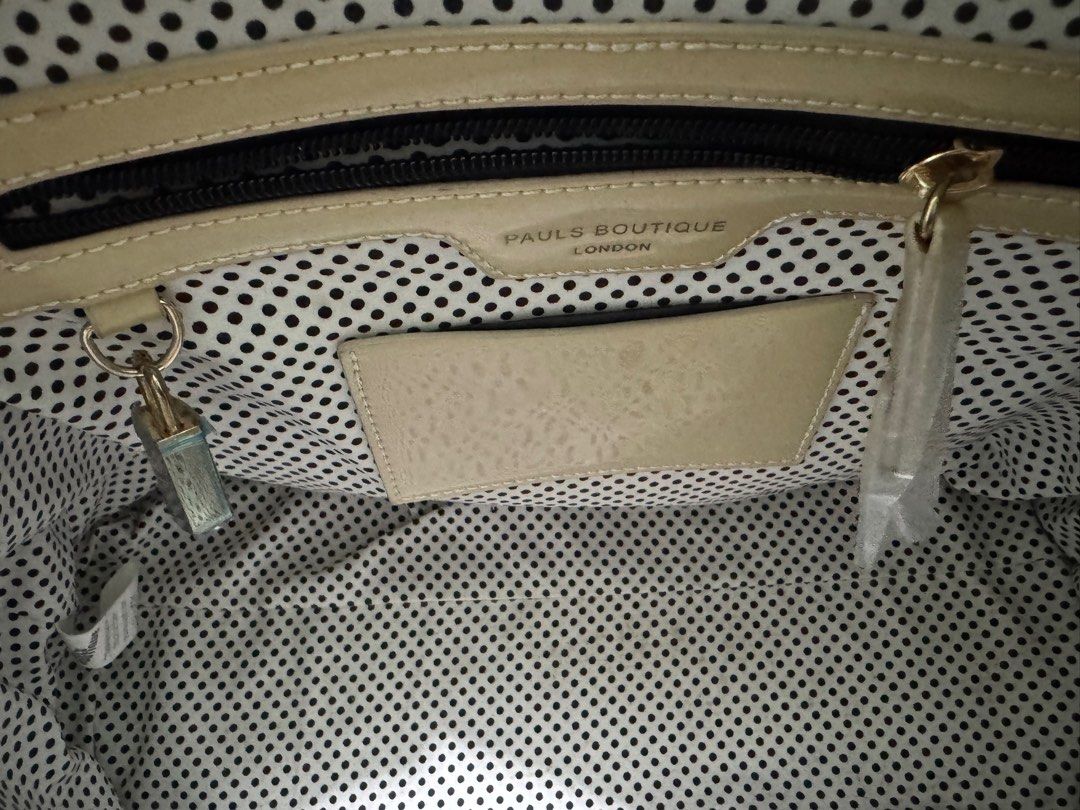 Paul’s Boutique Alma Bag (Category: Luxury Bags & Wallets) located in Makati City. Submitted by catch.your.style (Listing ID 1338502099, Image 3). Description: ❣️Original Paul’s Boutique ❣️With sling and care card ❣️Medium size/Office bag ❣️With bag charm, original lock and key 💟This is a preloved bag, kindly manage your expectations. Thank you!☺️.