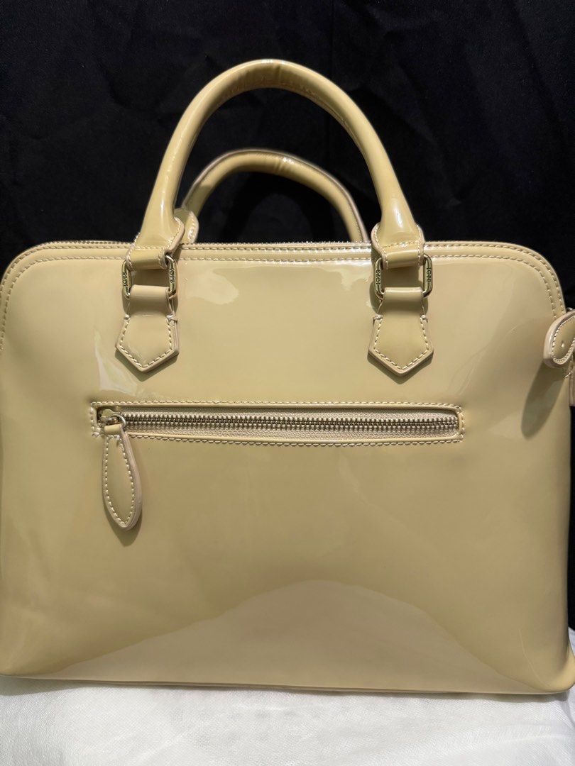 Paul’s Boutique Alma Bag (Category: Luxury Bags & Wallets) located in Makati City. Submitted by catch.your.style (Listing ID 1338502099, Image 2). Description: ❣️Original Paul’s Boutique ❣️With sling and care card ❣️Medium size/Office bag ❣️With bag charm, original lock and key 💟This is a preloved bag, kindly manage your expectations. Thank you!☺️.