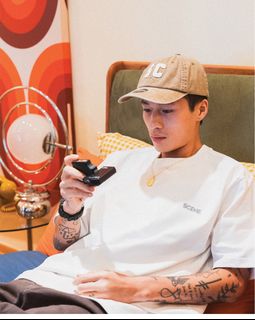 （分類：）位於 。 由 hongkongnewuser 提交（商品編號 1338562172，圖片 1）。簡介： 。