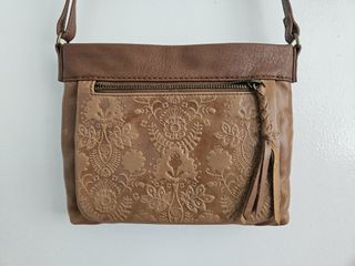 (Category: ) located in . Submitted by iamcloset (Listing ID 1338575279, Image 1). Description: .