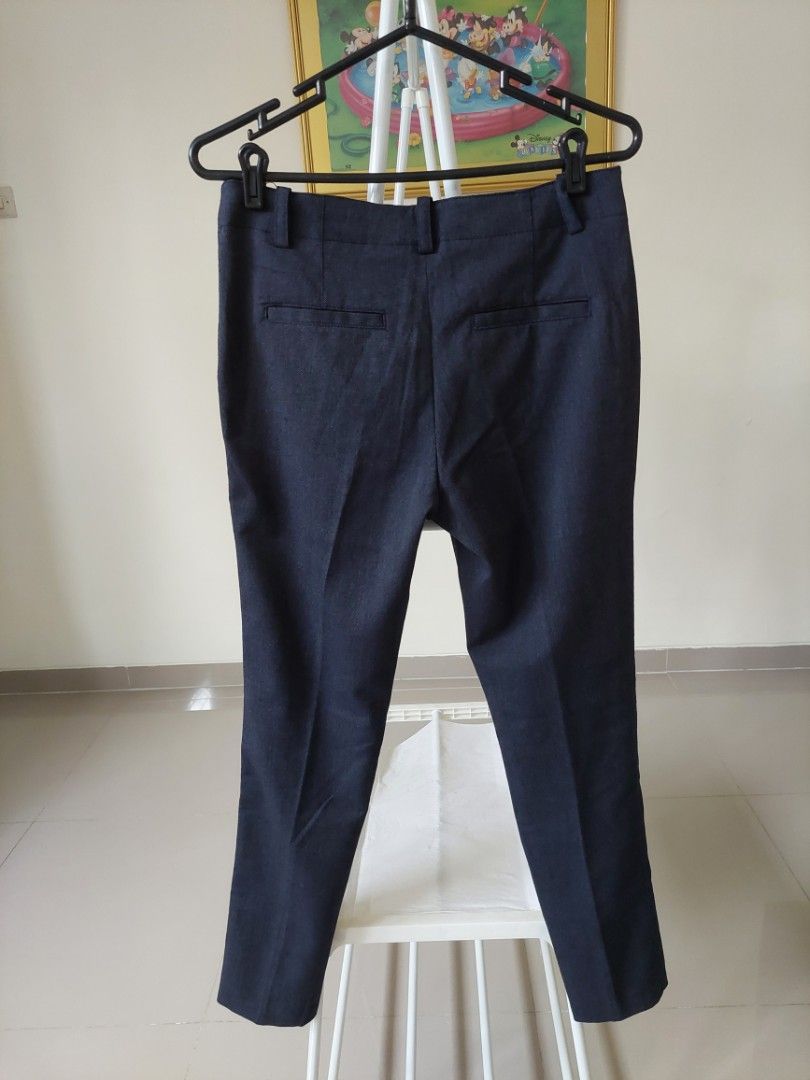 Zara Basic (Kategori: Bawahan) berada di Surabaya. Dikirim oleh MyMall21 (ID iklan 1338524547, Gambar 2). Deskripsi: L Pinggang 74cm L Panggul 90cm celana bisa buat ke kantor.