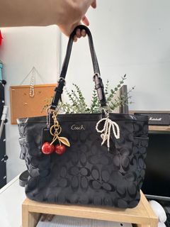 (Category: ) located in . Submitted by itgirlfindsph (Listing ID 1338681301, Image 1). Description: .