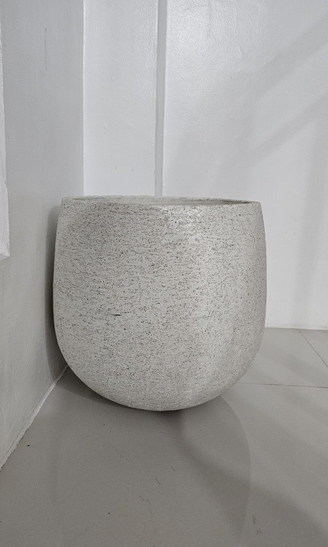 Big Flower Pot From Japan (Handmade) (Category: Other Home Decor) located in General Santos City (Dadiangas). Submitted by markinho_ideas (Listing ID 1338655204, Image 2). Description: Dimensions: 20×15 inches approximately (will measure it by request) Sobrang Ganda.