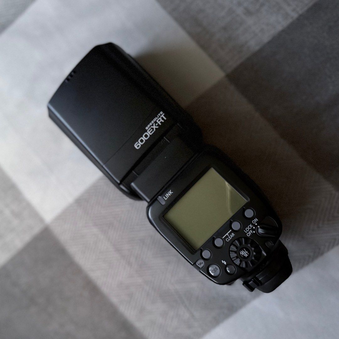Canon 600EX-RT Speedlite - Negotiable (Category: Cameras) located in Caloocan City. Submitted by _dons012 (Listing ID 1338700271, Image 2). Description: Product Specs: https://www.canon.com.cy/for_home/product_finder/cameras/speedlite_flash/speedlite_600ex-rt/ ✔️ Inclusion: All shown in the image ❌ No Box No Issues RFS: Nakatabi lang hindi na nagagamit Any questions, feel free to message me..