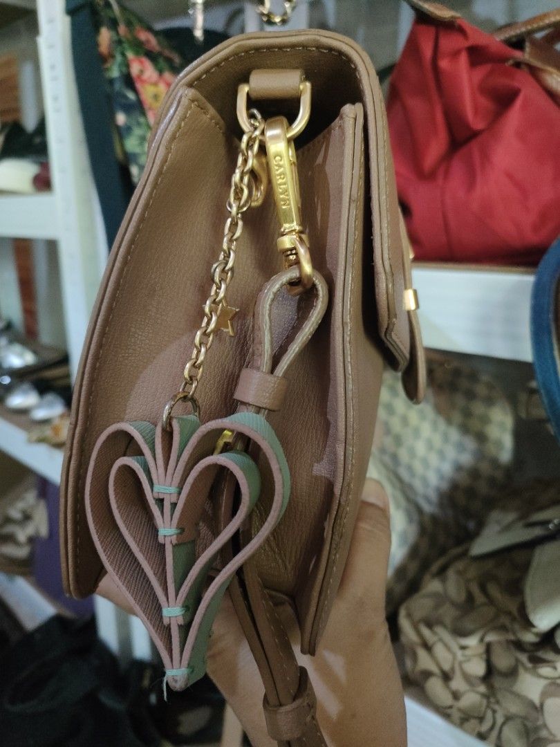 Carlyn (Category: Luxury Bags & Wallets) located in Sindangan. Submitted by branden_line (Listing ID 1338657843, Image 3). Description: carlyn genuine leather color:rose gold like new.