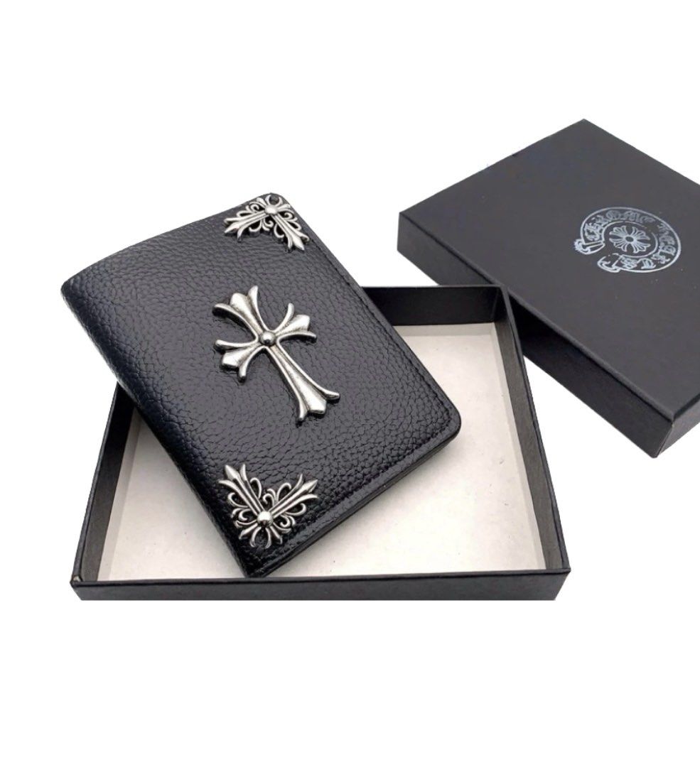 Chrome hearts bi-fold wallet (Category: Wallets & Card Holders) located in Makati City. Submitted by ullox (Listing ID 1338712967, Image 1). Description: chrome bi-fold walletr dup3/off with box.