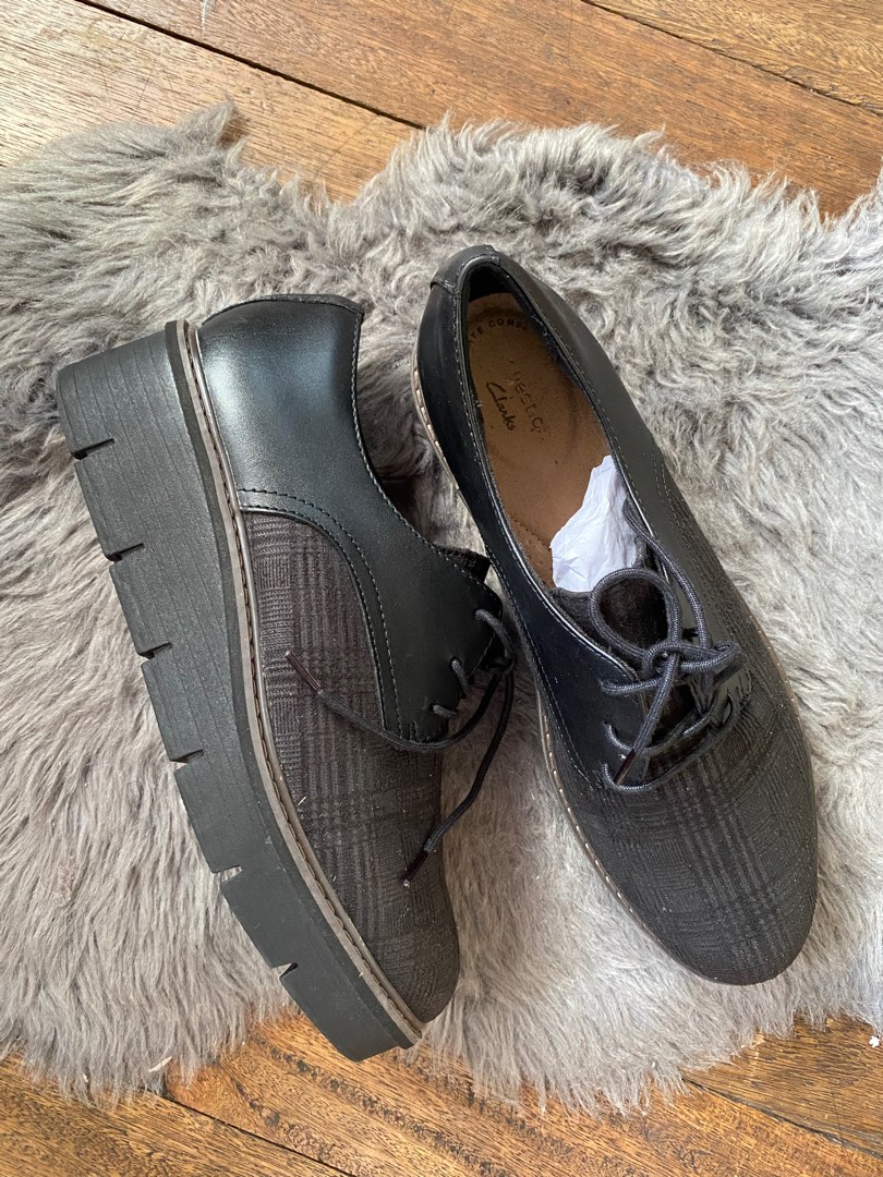 fitflop lace up shoes
