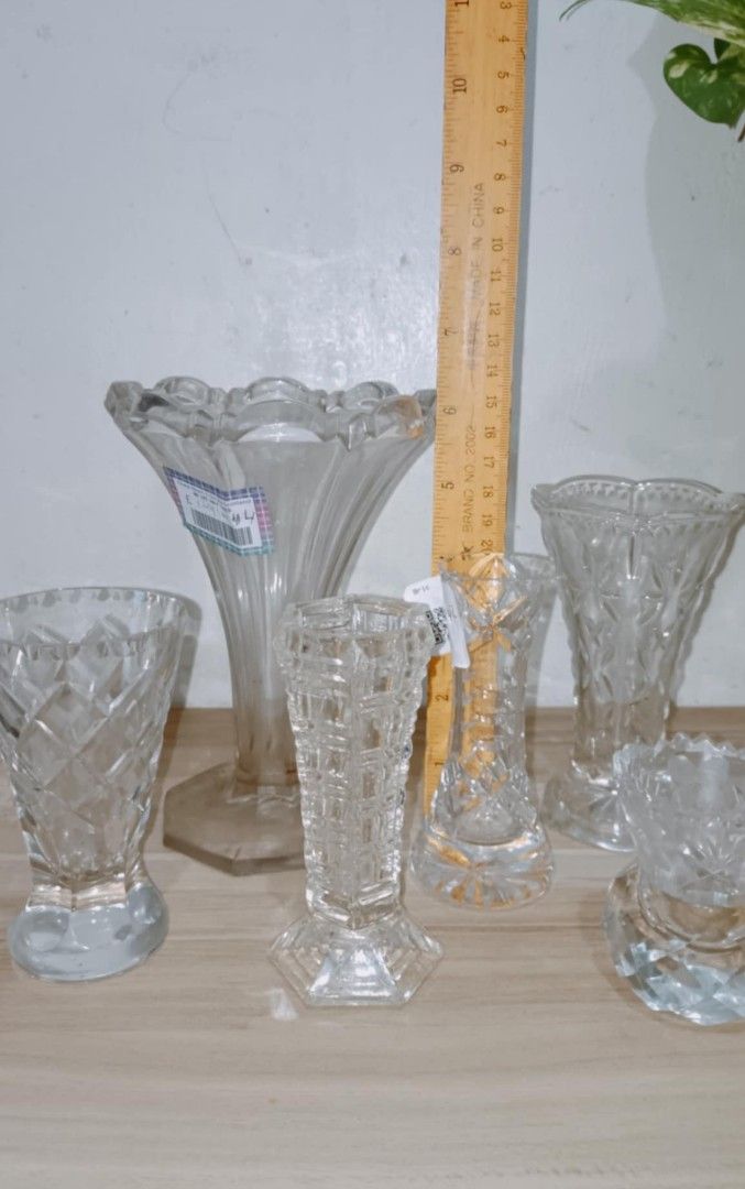 Crystal bud vase candle holders 6 pcs (Category: Vases & Decorative Bowls) located in Quezon City. Submitted by myrady (Listing ID 1338759326, Image 2). Description: Take all 6 pcs 650 pesos only Crystal bud vases and crystal candle holders.