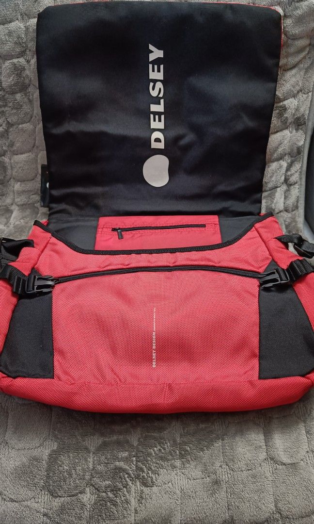 Delsey Crosstrip Messenger Bag (Category: Sling Bags) located in Quezon City. Submitted by pedro_penduko (Listing ID 1338745777, Image 3). Description: Brand New Delsey Cross Trip Messenger Bag Authentic Bought at The Travel Club for 5k 12L size, Can fit 13 and 15 inches Laptop No laptop Sleeve Shipping via LBC Grab or Lalamove (Buyer pays for the shipping) Pick Up at Crossroads Tandang Sora.
