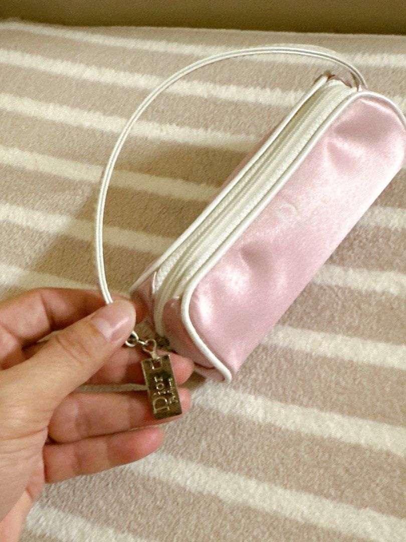 Dior parfums make up bag (Category: Luxury Bags & Wallets) located in Pasig City. Submitted by trendapparelph (Listing ID 1338656647, Image 2). Description: Good as new .