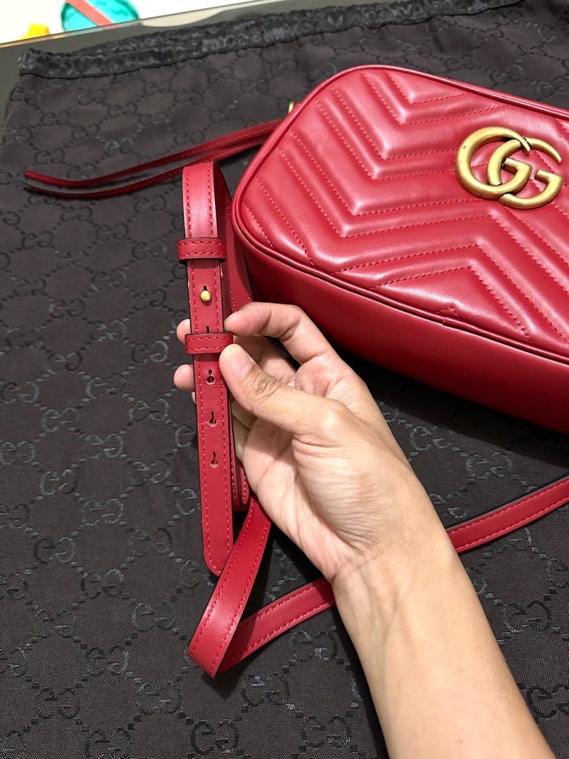 Gucci Marmont Camera Bag (Category: Luxury Bags & Wallets) located in Baliuag. Submitted by TRDSHOP (Listing ID 1338761859, Image 3). Description: Gucci Marmont Camera Bag ✔️coded and Dustbag ✔️(It really looks good ganda and ang bango) ✔️Onhand Thank you❤️✨.