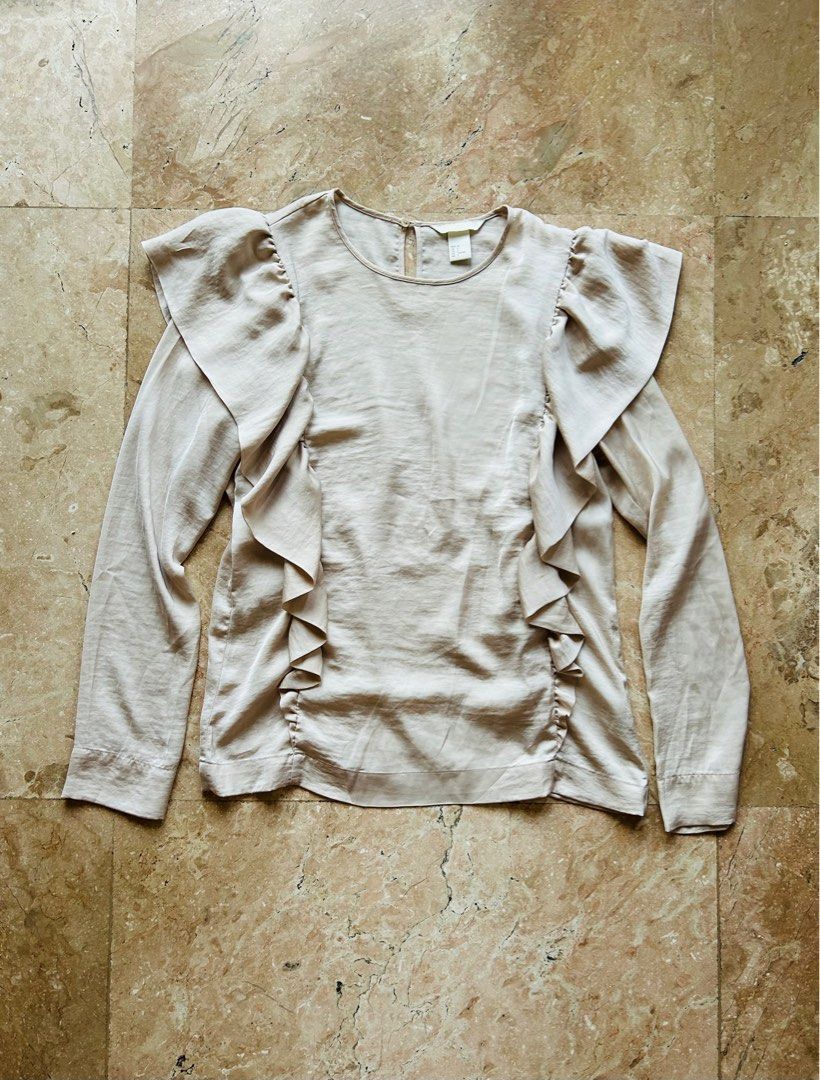 H&m ruffle sleeve top outlet