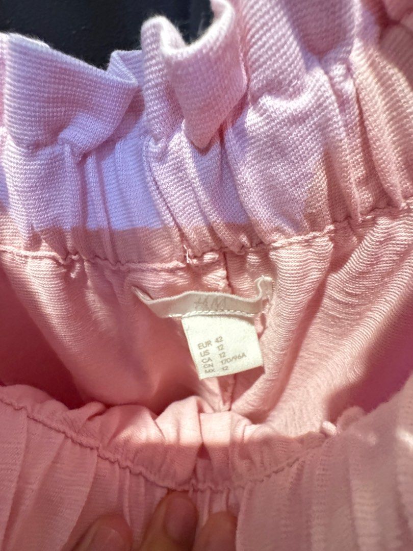 H&M Pink Off Shoulder Dress (Category: Dresses) located in Cavite. Submitted by tinnydeclutters (Listing ID 1338678068, Image 2). Description: Still in very good condition. Can send more pics via chat. .