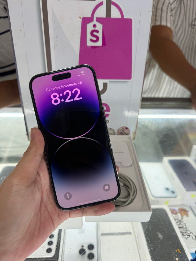 iphone 14 pro 256gb smartlocked 2ndhand (Category: iPhone 14 Series) located in Cainta. Submitted by vine_gadget_shop (Listing ID 1338770264, Image 3). Description: iphone 14 pro 256gb smartlocked 2ndhand complete package all original no issue check all u want pick up store greenhills shopping center we accept trade in we accepy credit card and ggives installment we do cod and door to door we ship nationwide for fast transaction call 09277368323 