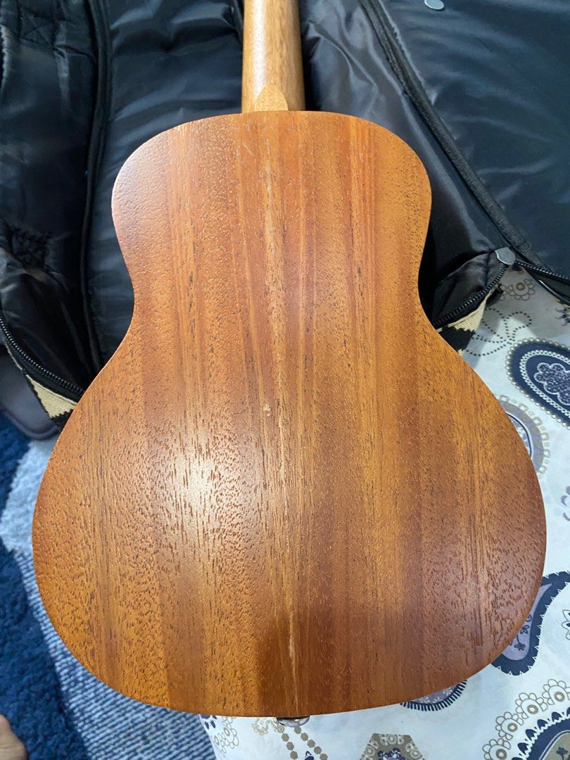 Iz Concert Ukulele with Case (Category: Musical Instruments) located in Las Pinas. Submitted by dumpsterfire101 (Listing ID 1338684722, Image 3). Description: - bought the uke for 2500+ and case for around 800 - 3+ years old - tuners are chipped and some parts rusted, but otherwise in really good condition. - no visible scratches on body - approx 15” high RFS: I don’t use it that much.