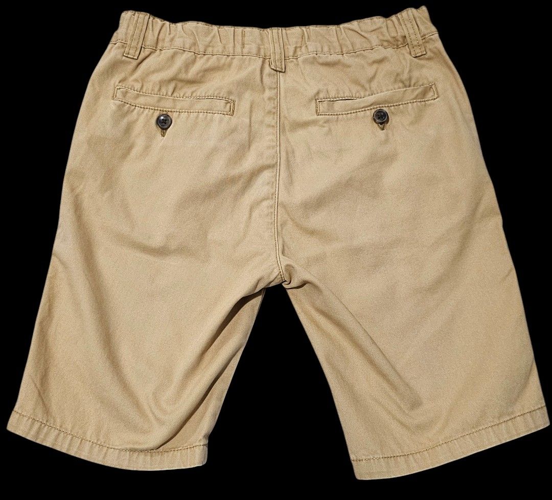Khaki kids shorts (Category: Babies & Kids Fashion) located in Paranaque City. Submitted by macadamia31 (Listing ID 1338768336, Image 2). Description: with adjustable waist band waist- 22- 26inches.