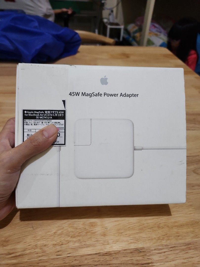 Macbook air 45w magsafe power adapter (Category: Chargers) located in Quezon City. Submitted by prelovedisle.ph (Listing ID 1338768296, Image 3). Description: Original macbook air 45w magsafe power adapter. Like new condition with box. Retails at P4,490. Selling low. Bought from Japan. Rfs, not compatible with my macbook. Wysiwyg. #macbookaircharger #45wmagsafepoweradapter #macbookcharger.