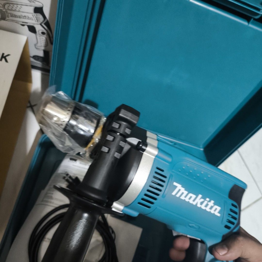 Makita Barena HP1630K (Category: Construction Tools & Equipment) located in Valenzuela. Submitted by gearpandaph (Listing ID 1338758500, Image 3). Description: brandnew makita barena Hp1630k 16mm 5/8 hammer drill qc / caloocan.