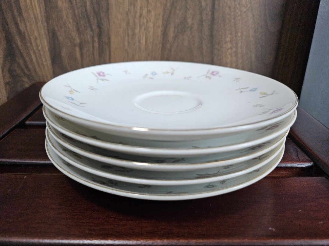Meito China JAPAN dessert plates (Category: Dinnerware & Cutlery) located in Quezon City. Submitted by sellwithmeeeee (Listing ID 1338753822, Image 3). Description: dessert plate 6inches 5 pcs for P499.