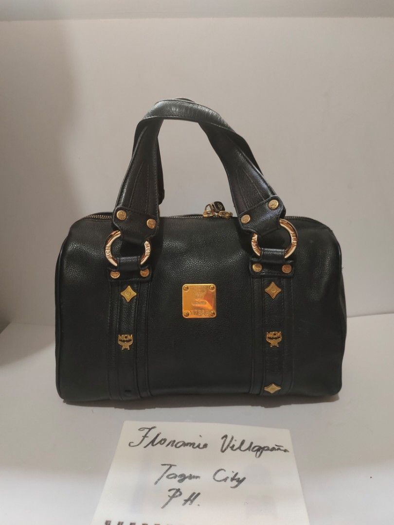 Orig MCM doctors bag (Category: Luxury Bags & Wallets) located in Tagum. Submitted by janmarion049706 (Listing ID 1338728405, Image 1). Description: missing Isang revits good condition genuine leather.
