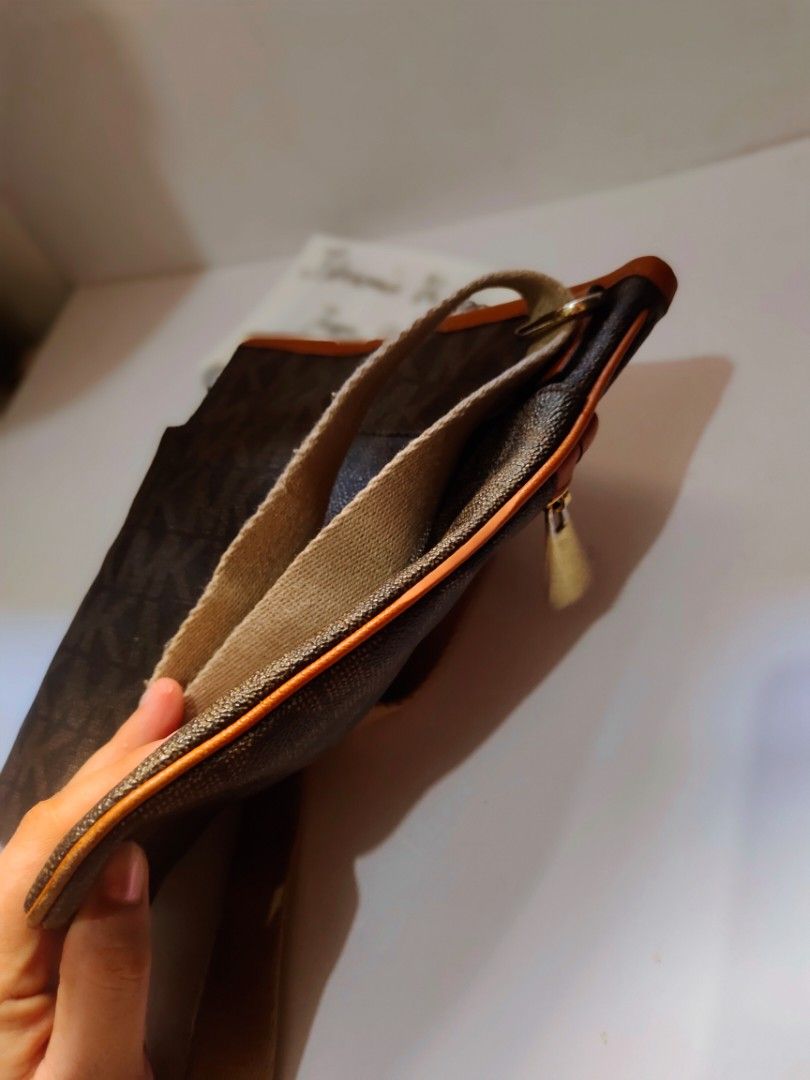 Orig MK (Category: Luxury Bags & Wallets) located in Tagum. Submitted by janmarion049706 (Listing ID 1338724373, Image 3). Description: maganda pa no major flaws sign of use only super tibay small to med size.