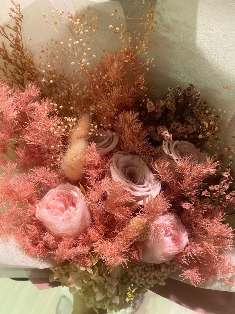 Preserved Flowers (same day delivery) (Category: Flowers & Bouquets) located in Caloocan City. Submitted by tootsief (Listing ID 1338674912, Image 1). Description: Preserved flowers that can lasts a lifetime -for birthdays -for anniversaries -for graduation gifts .