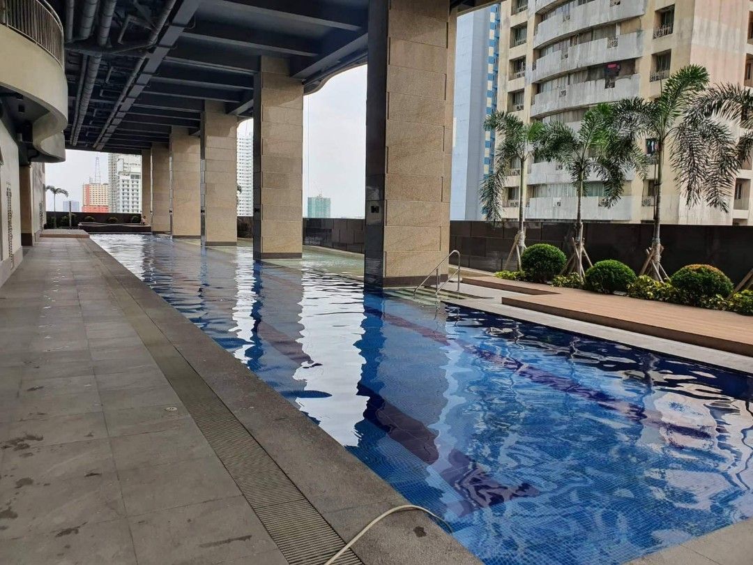 R Square Residences (Category: Apartments & Condos) located in Makati City. Submitted by malteepecuy (Listing ID 1338652756, Image 1). Description: RUSH SALE! Direct Seller! R Square Residences, Taft Ave, Manila -28.5sqm, studio deluxe room -fully furnished -walking distance to la salle, st. benilde and st. scholastica -clean title, updated amilyar -unit was turned over 2 yrs ago only 9M Seller: Cgt and 5% Broker/Agent’s Com Buyer: Transfer taxes