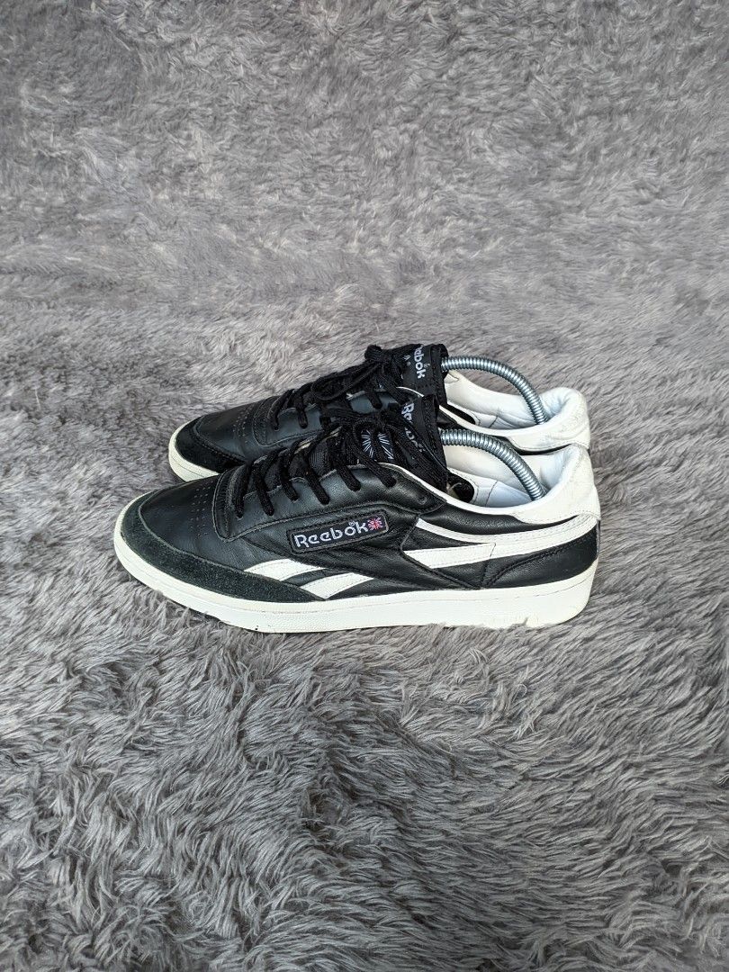 REEBOK REVENGE PLUS TRC BLACK WHITE SECOND 42 Fesyen Pria Sepatu Sneakers di Carousell