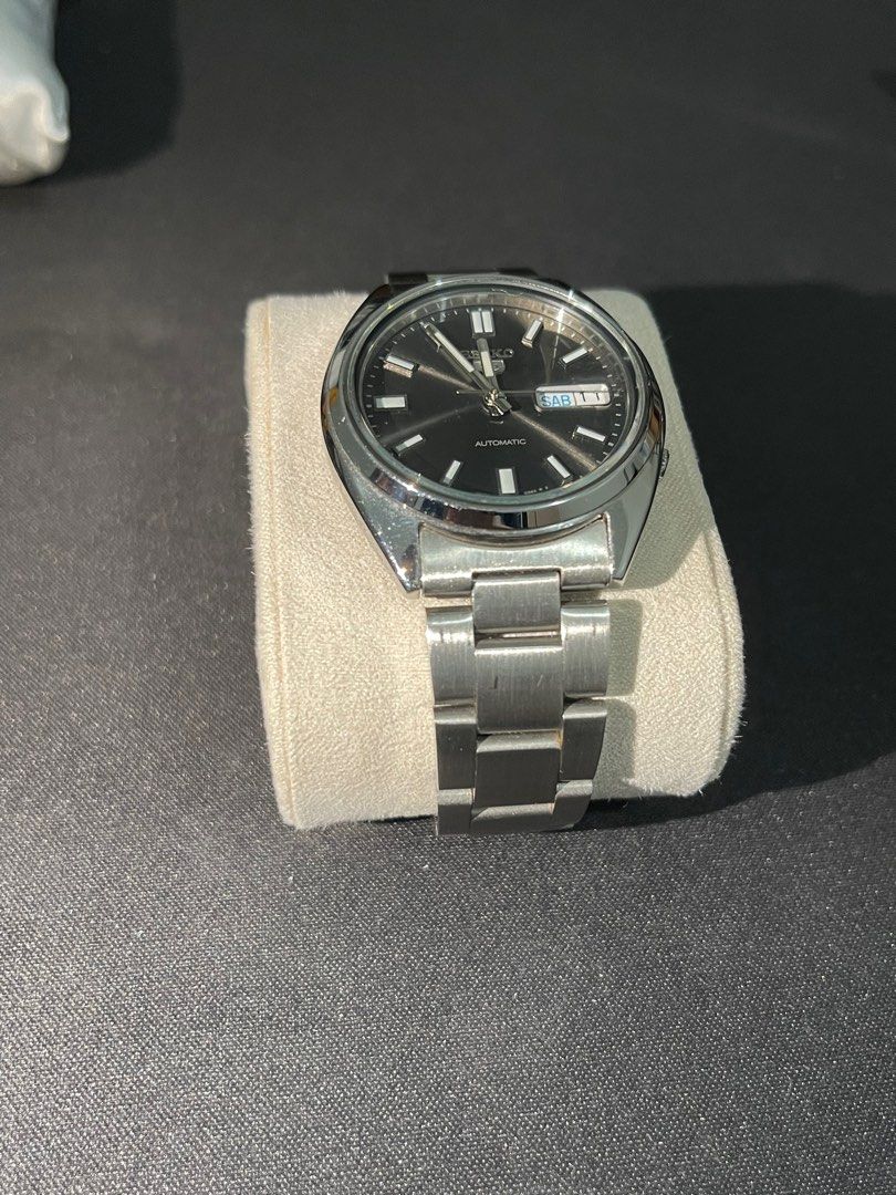 Seiko SNXS79 37mm Black Dial (Category: Men's Watches) located in Quezon City. Submitted by domcheng (Listing ID 1338687636, Image 2). Description: Changed the strap to an oyster strap with rolex like clasp.
