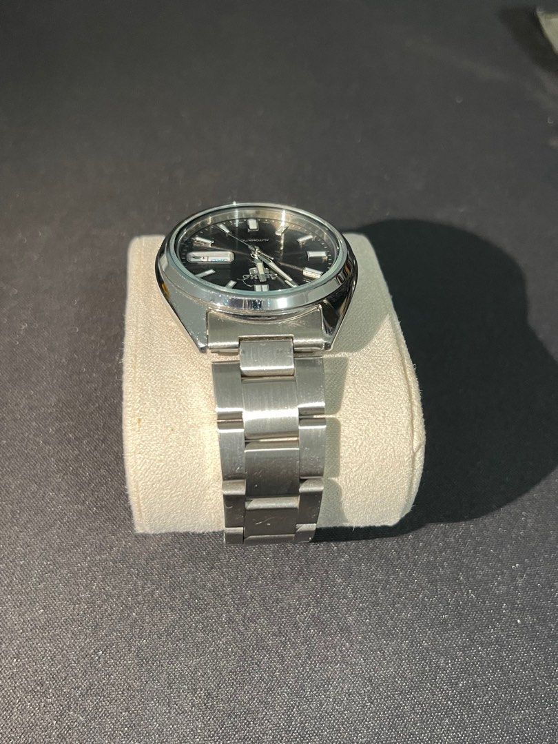 Seiko SNXS79 37mm Black Dial (Category: Men's Watches) located in Quezon City. Submitted by domcheng (Listing ID 1338687636, Image 3). Description: Changed the strap to an oyster strap with rolex like clasp.
