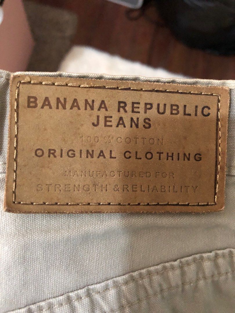 Vintage Banana Republic Slacks (Category: Jeans) located in Baguio. Submitted by Pampolina2600 (Listing ID 1338782438, Image 3). Description: Legit Banana Republic Vintage Slacks 34 EUC From personal USA box.