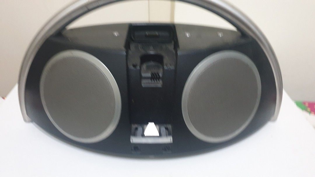 Speakers406834029695477761