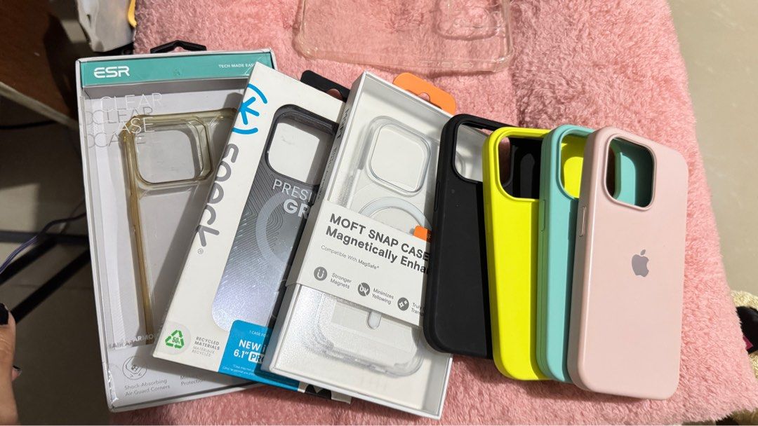 Speck case iphone 5 pro (Category: Cases & Sleeves) located in Anao. Submitted by declutterwithme0520 (Listing ID 1338736552, Image 1). Description: Speck gray 900 Moft clear case 1500 ESr case 150 apple case 200 (yellow sold) TAKE ALL ₱2500 RFS: Upgrade unit .