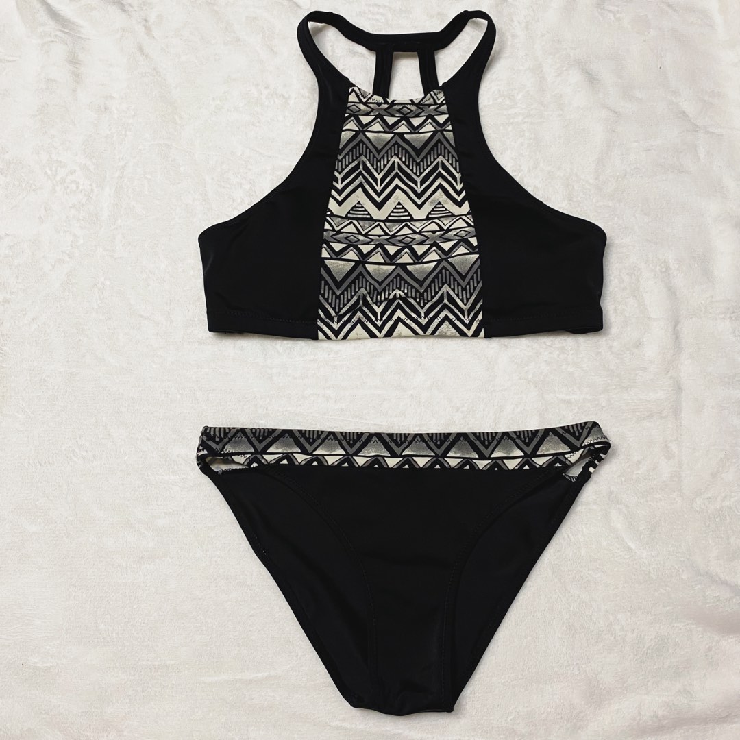 Swimwear set, Women's Fashion, Swimwear, Bikinis & Swimsuits on Carousell