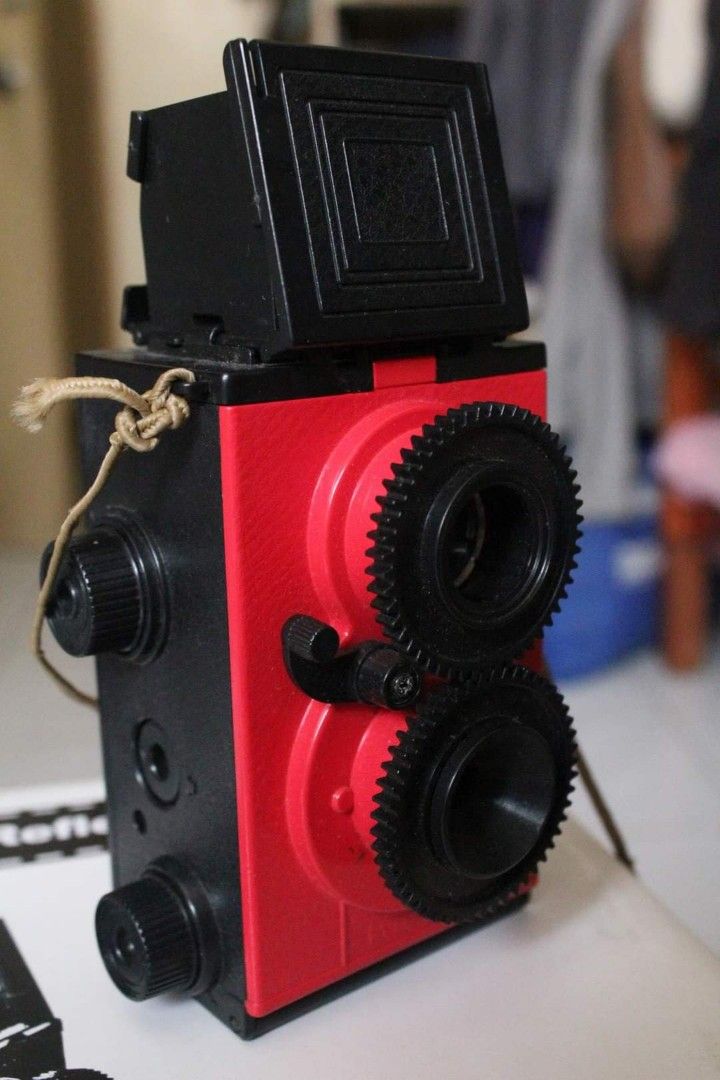 TLR Recesky Camera (Category: Cameras) located in Dipolog. Submitted by mikkoatill43159 (Listing ID 1338658380, Image 3). Description: Collectible! no box.