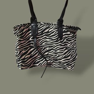 (Kategori: ) berada di . Dikirim oleh prelovedbyluky (ID iklan 1336791620, Gambar 1). Deskripsi: .