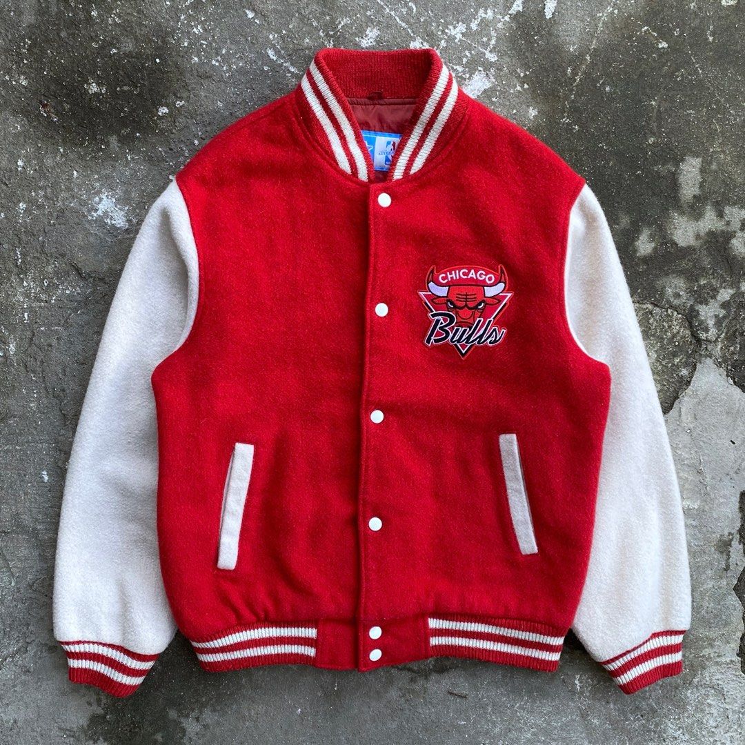 Vintage 90s Starter Chicago Bulls Fleece Varsity Jacket Men s Fashion Coats Jackets and Outerwear on Carousell