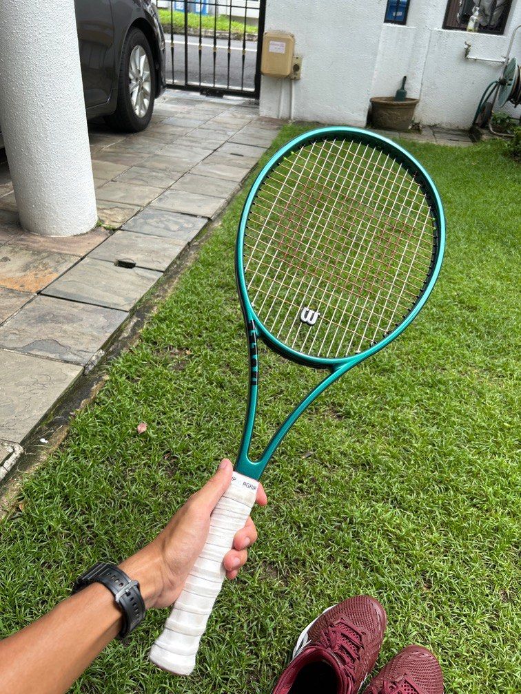 BLADE PRO 18x20 V9 by Wilson Japan Racquet online - ウイルソン公式