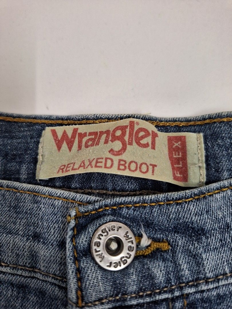 Wrangler relaxed boot flex discount
