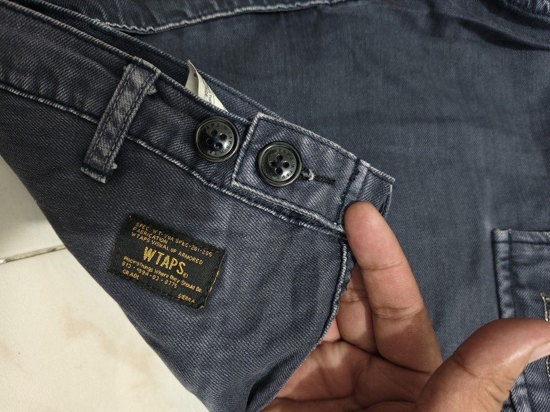 WTAPS CARGO PANTS JAPAN (Category: Chinos) located in Baguio. Submitted by igorotak.111.taraki.com (Listing ID 1338726639, Image 3). Description: FS WTAPS CARGO PANTS UPARMORED V.GOOD CONDI WTH SIGN OF USAGE NO ISSUES MADE IN JAPAN SOLID NITO ♥️ L-42 W-34 CAN FIT 32-34 CAN DO WTH ADJUSTABLE BOTTON IN THE WAIST HEM-7.8 WTH ADJUSTABLE TIE DIRECT PM TO PURCHASE FOR FASTER TRANSACTION THANKYOU 🙏♥️.