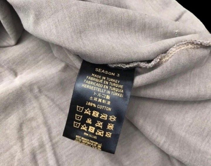 Yeezy Season 3 Pocket Tee (Category: Tshirts & Polo Shirts ) located in Quezon City. Submitted by cannadr3w (Listing ID 1338658378, Image 2). Description: FOR SALE‼️ Yeezy Season 3 Pocket Tee Very good used condition Small on tag Issue/s: none No inclusion. WALANG LAST PRICE‼️ AUTO PASS sa BURAOT‼️ Loc. Kamuning, QC.