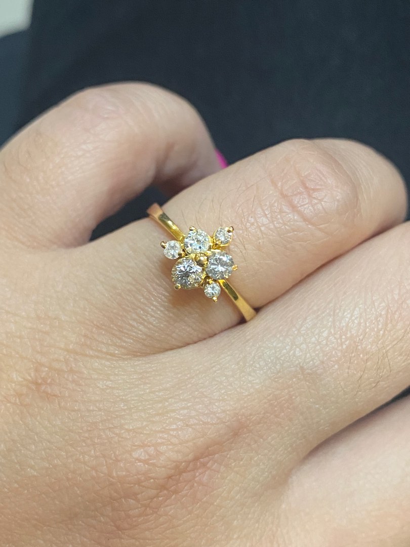 Vintage diamond flower ring hotsell