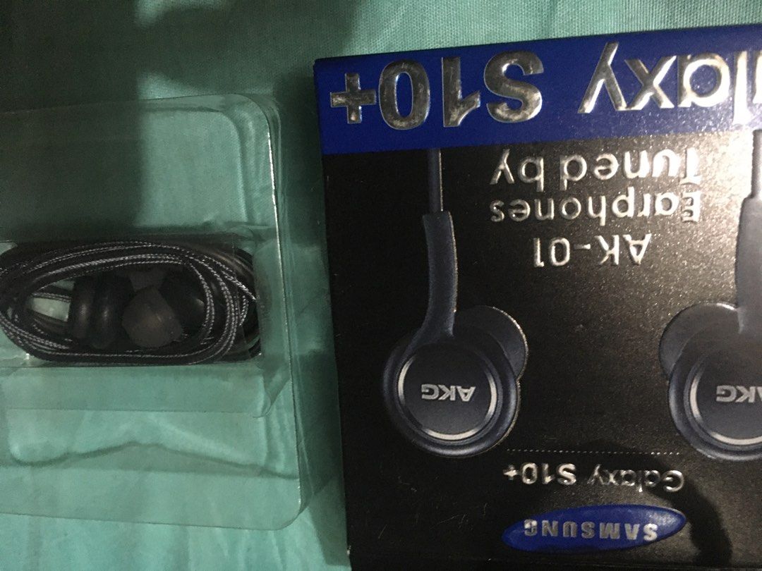 AKG earphone original (Category: Earphones) located in Bacoor. Submitted by qualityucantrust (Listing ID 1338923176, Image 3). Description: Bnew AKG earphones.ORIGINAL Last price posted, FREE 1Can PALE PILSEN BEER See Pix for references... SHOULDER SHIPPING FOR SUREBUYER.. FREEEE: 1BOTTLE PALE PILSEN👍 QUALITY U CAN TRUST.