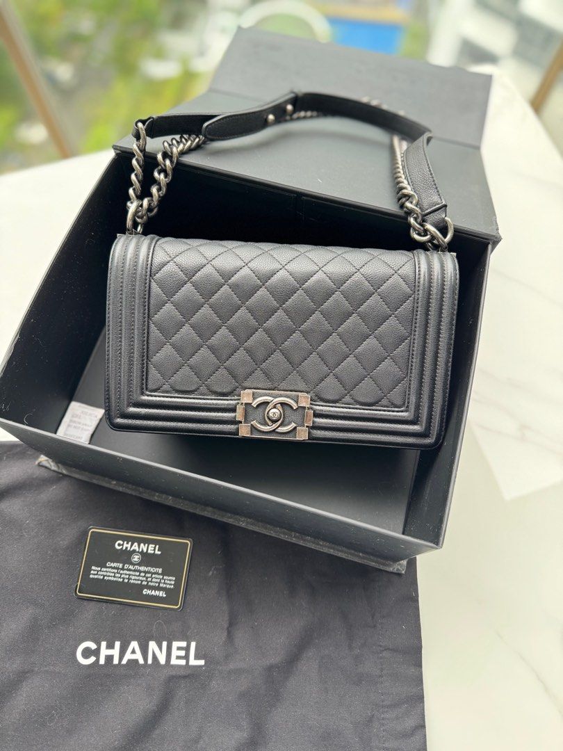 CHANEL BOY MEDIUM - 25CM QUILTED CALFSKIN BLACK SILVER HARDWARE63235058631297111