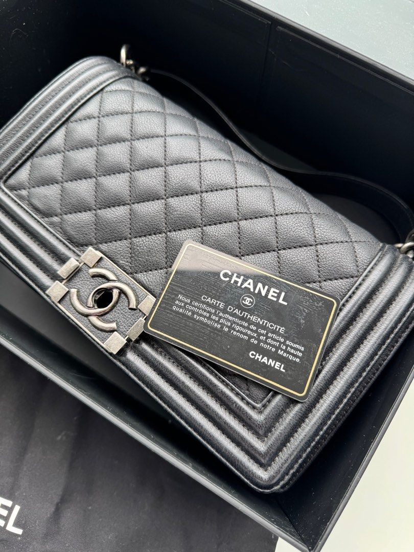 CHANEL BOY MEDIUM - 25CM QUILTED CALFSKIN BLACK SILVER HARDWARE63235058631297114