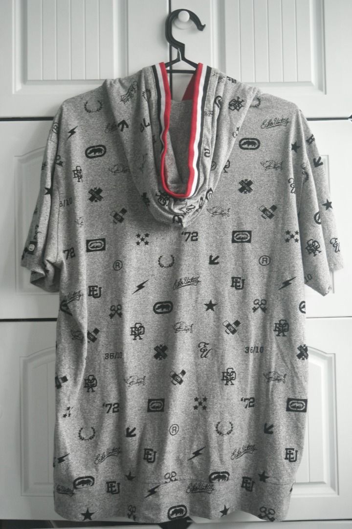 Ecko Unltd. AOP Hood Shirt (Category: Tshirts & Polo Shirts ) located in Dagupan City. Submitted by jmszn (Listing ID 1338906572, Image 2). Description: Ecko Unltd. AOP Hood Shirt Size: Large Width: 20.5 in. Length: 27 in..